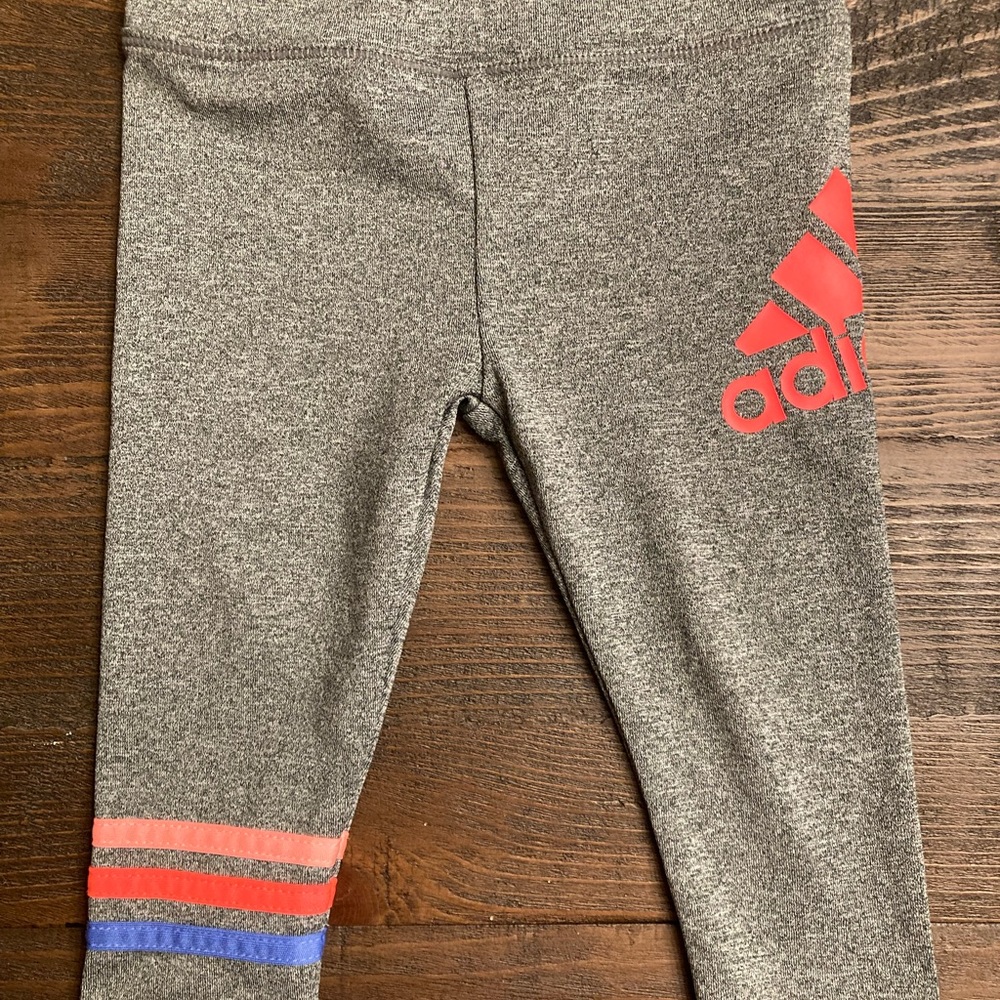 VGUC ADIDAS leggings size 9M